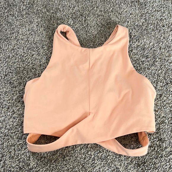 Athleta Tops - Athleta crop top/sports bra size large